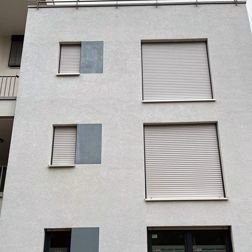 Saubere Putzfassade nach erfolgreicher Fassadenreinigung! Putzfassade Schwarzalge entfernt nachher, sauber